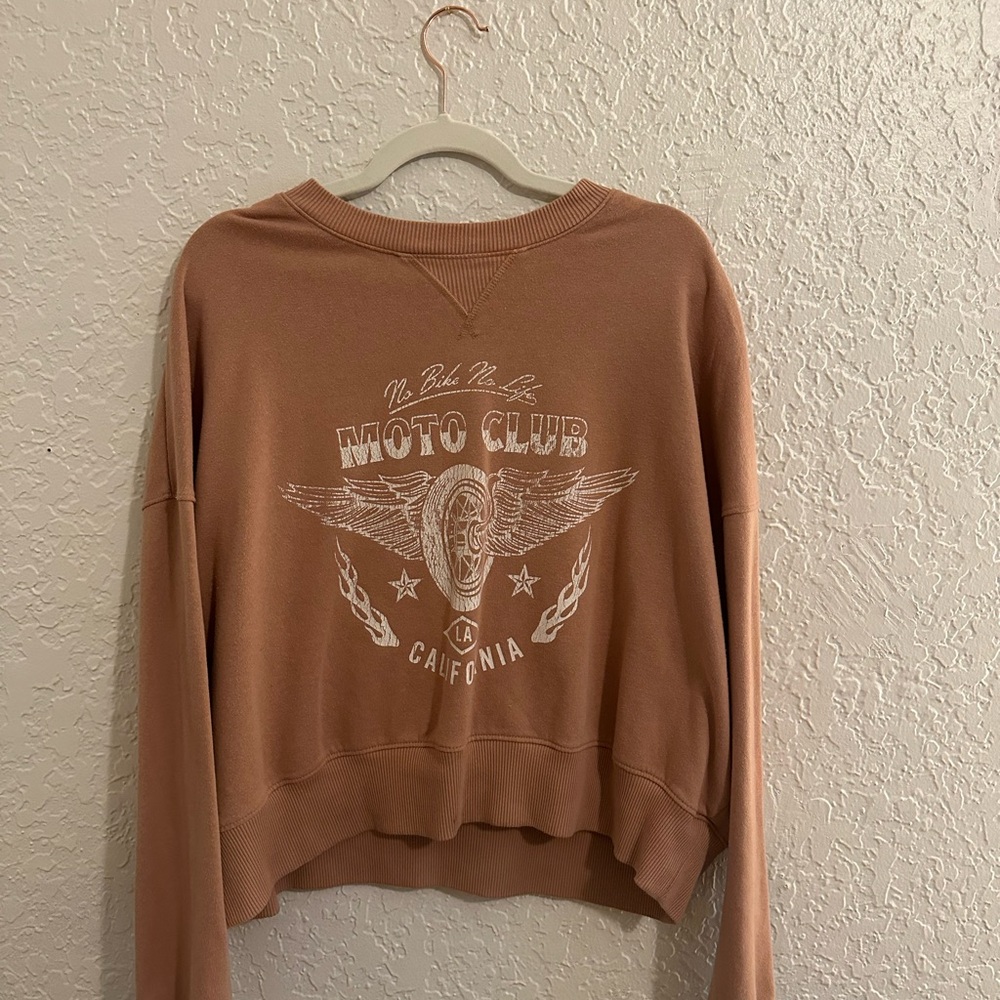Aeropostale tan/pink crewneck size medium small stain on the back